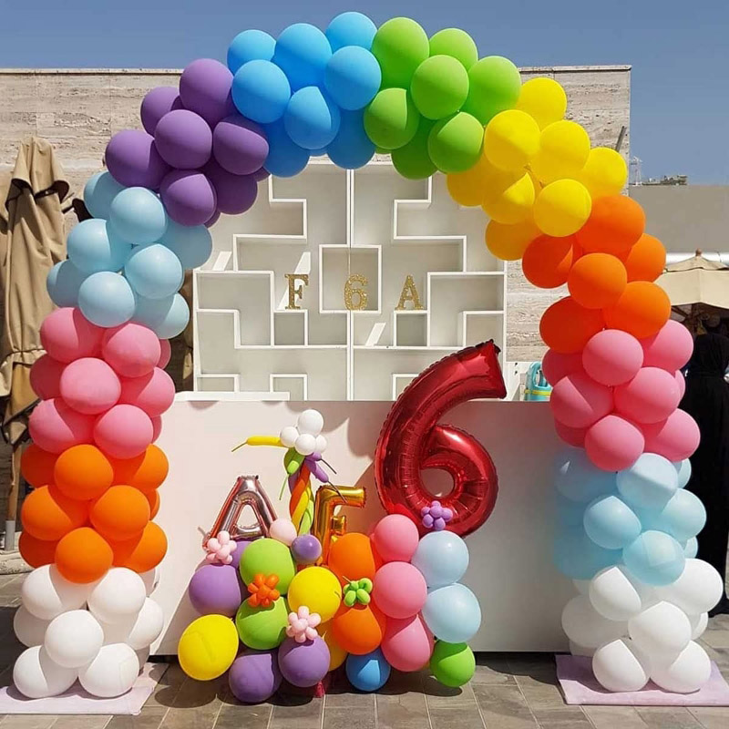 Vaivorykštės balionų girlianda